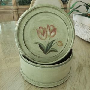 Wooden Box Shabby Chic Finish 10"x6" Felt Lined with Lid.